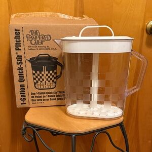 The Pampered Chef Clear and White Stir Pitcher
